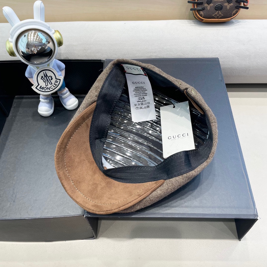    Gucci 秋冬保暖羊绒呢子显瘦前进帽子女复古撞色休闲短遮反戴贝雷帽网红