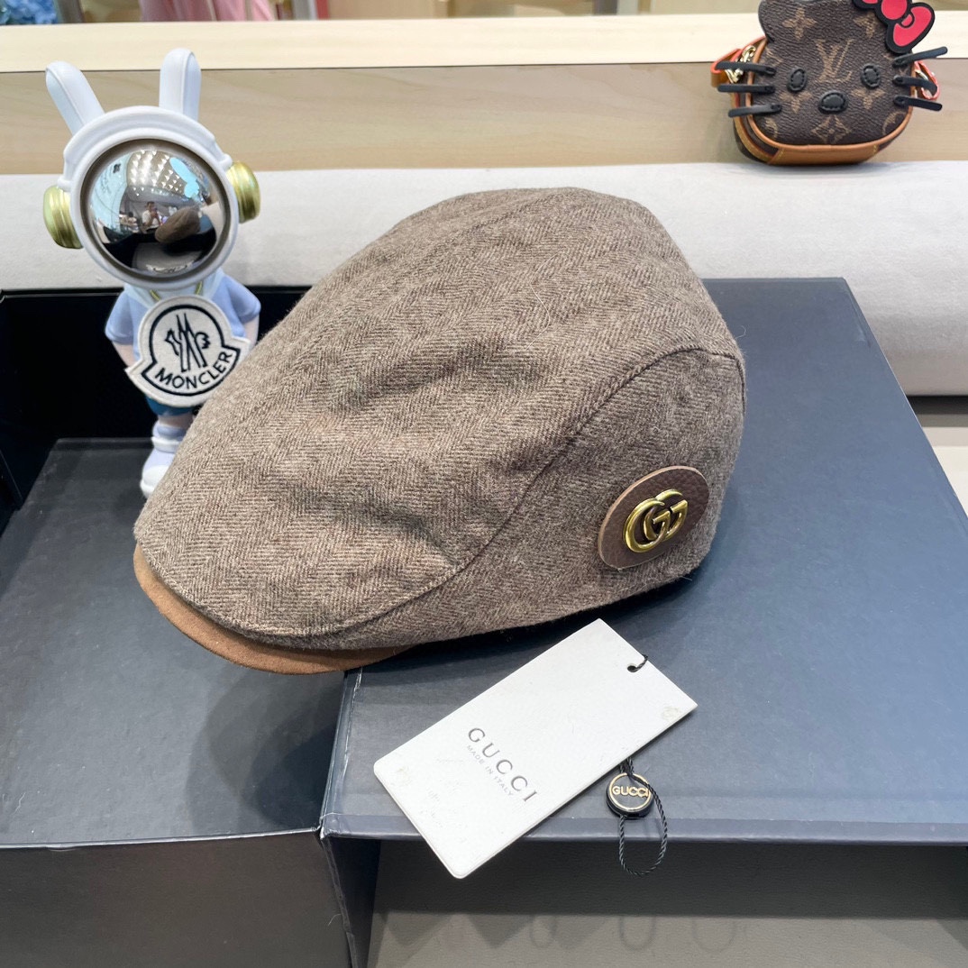    Gucci 秋冬保暖羊绒呢子显瘦前进帽子女复古撞色休闲短遮反戴贝雷帽网红