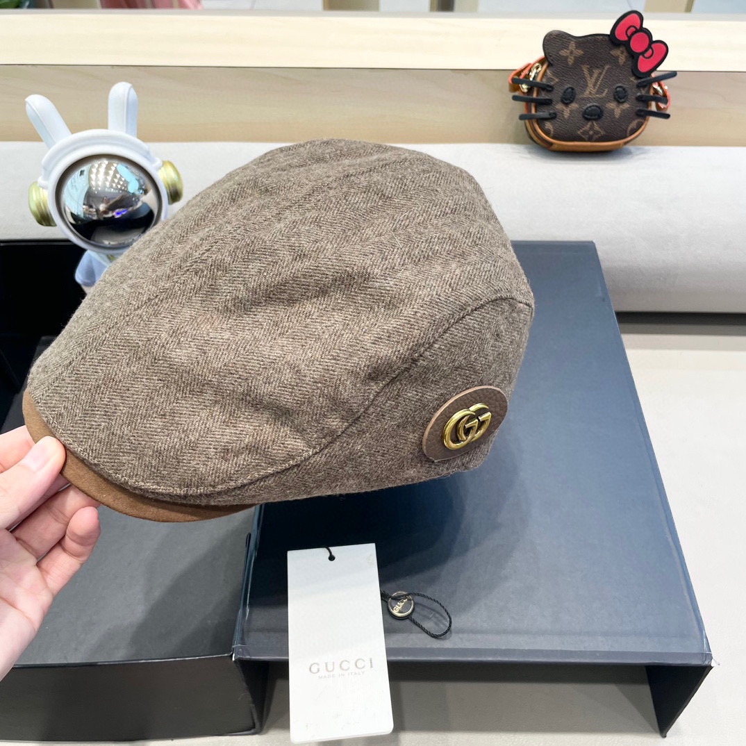    Gucci 秋冬保暖羊绒呢子显瘦前进帽子女复古撞色休闲短遮反戴贝雷帽网红