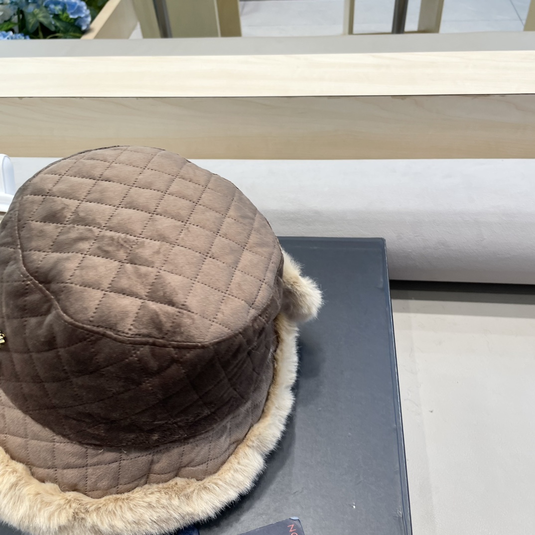 lv路易威登冬季加厚毛绒渔夫帽子女百搭显脸小保暖护耳盆帽东北户外防寒棉帽