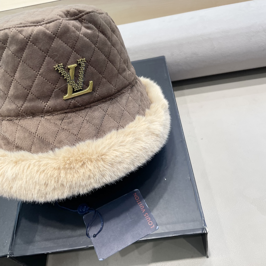 lv路易威登冬季加厚毛绒渔夫帽子女百搭显脸小保暖护耳盆帽东北户外防寒棉帽