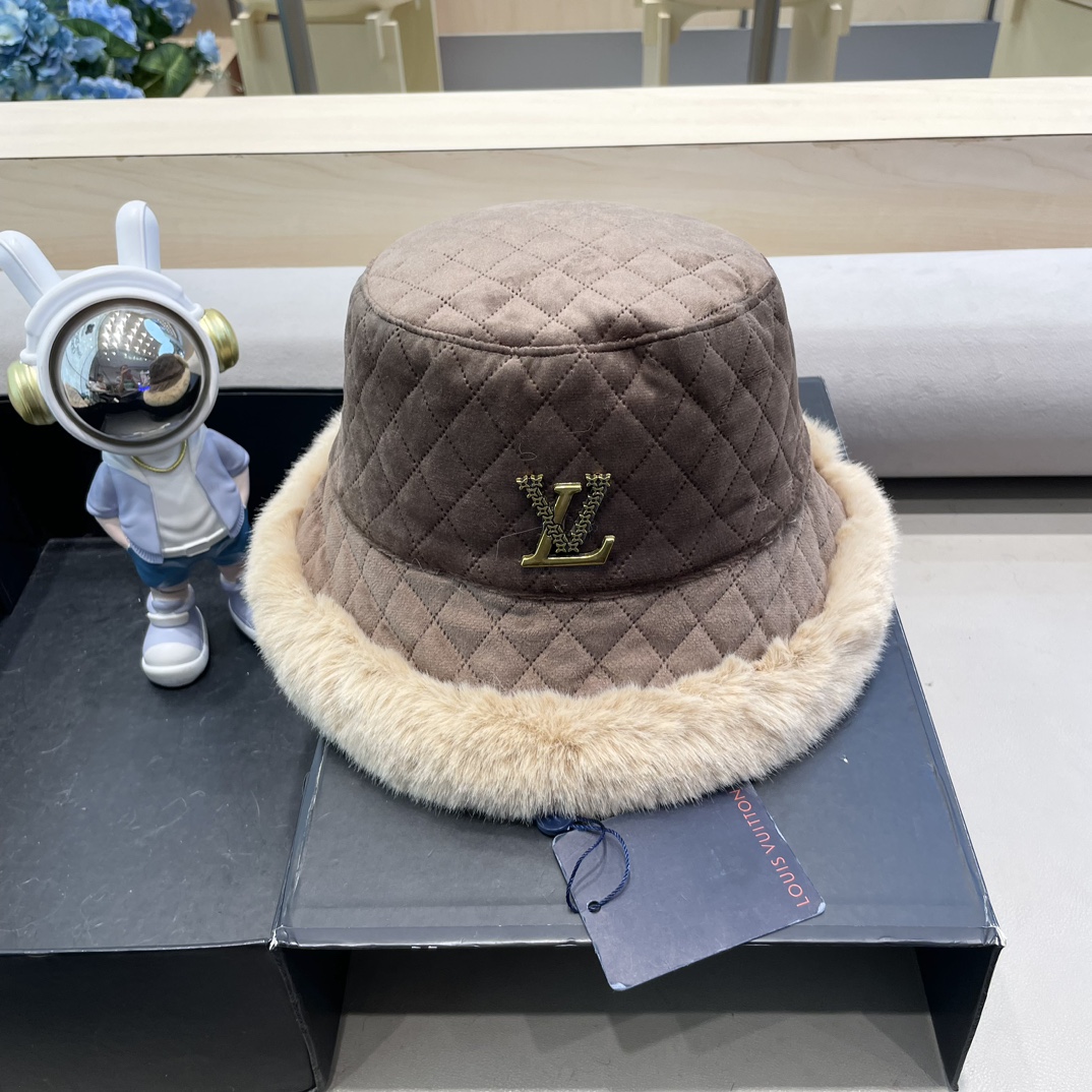 lv路易威登冬季加厚毛绒渔夫帽子女百搭显脸小保暖护耳盆帽东北户外防寒棉帽