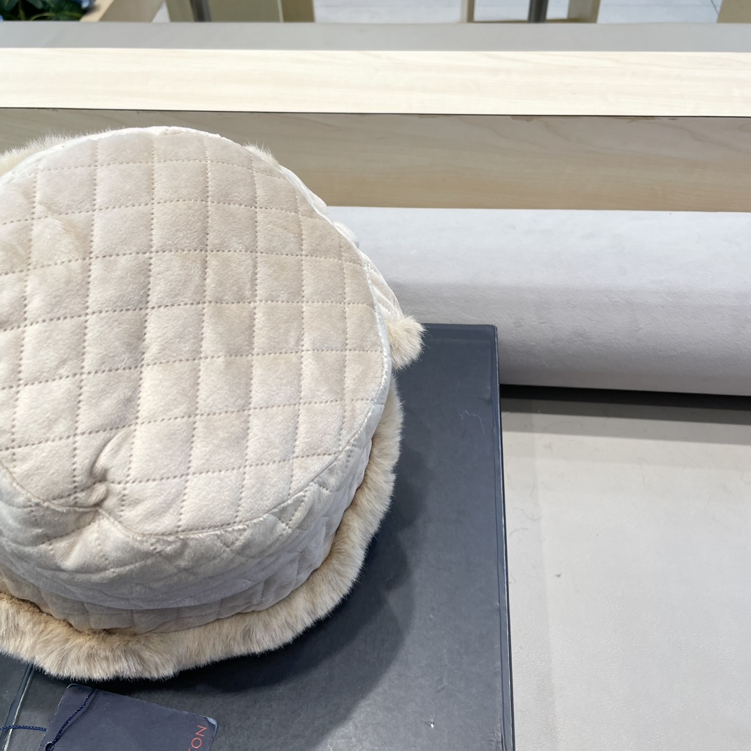 lv路易威登冬季加厚毛绒渔夫帽子女百搭显脸小保暖护耳盆帽东北户外防寒棉帽