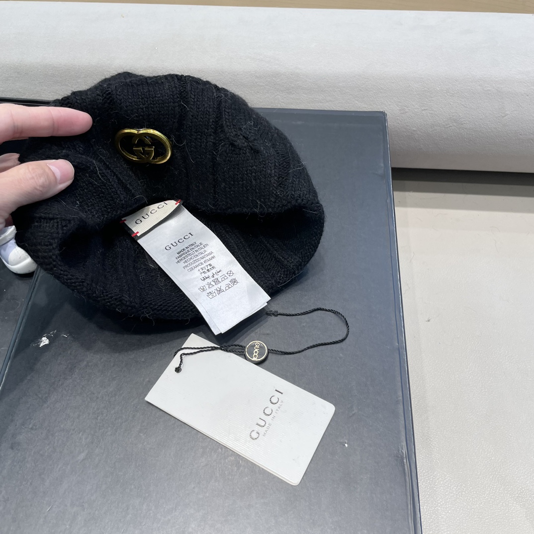   GUCCI古奇👒经典原单蒙口针织毛线帽，采用精选百羊毛面料，超高羊毛成份，‼️手感超柔软，弹性极佳，