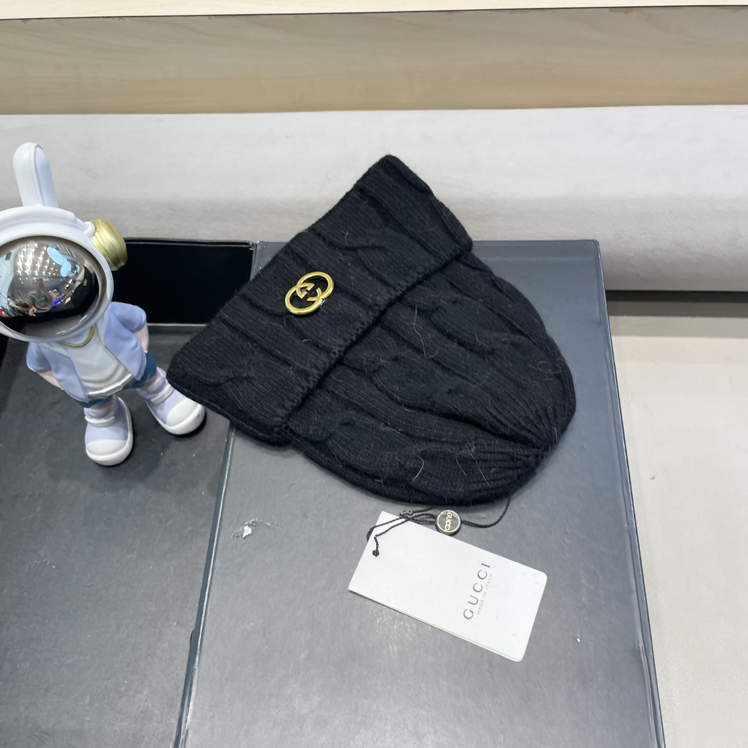   GUCCI古奇👒经典原单蒙口针织毛线帽，采用精选百羊毛面料，超高羊毛成份，‼️手感超柔软，弹性极佳，