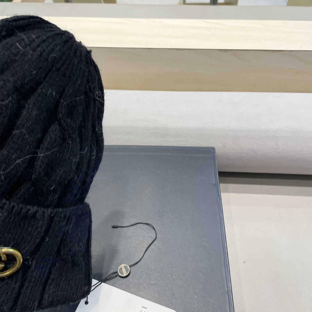   GUCCI古奇👒经典原单蒙口针织毛线帽，采用精选百羊毛面料，超高羊毛成份，‼️手感超柔软，弹性极佳，
