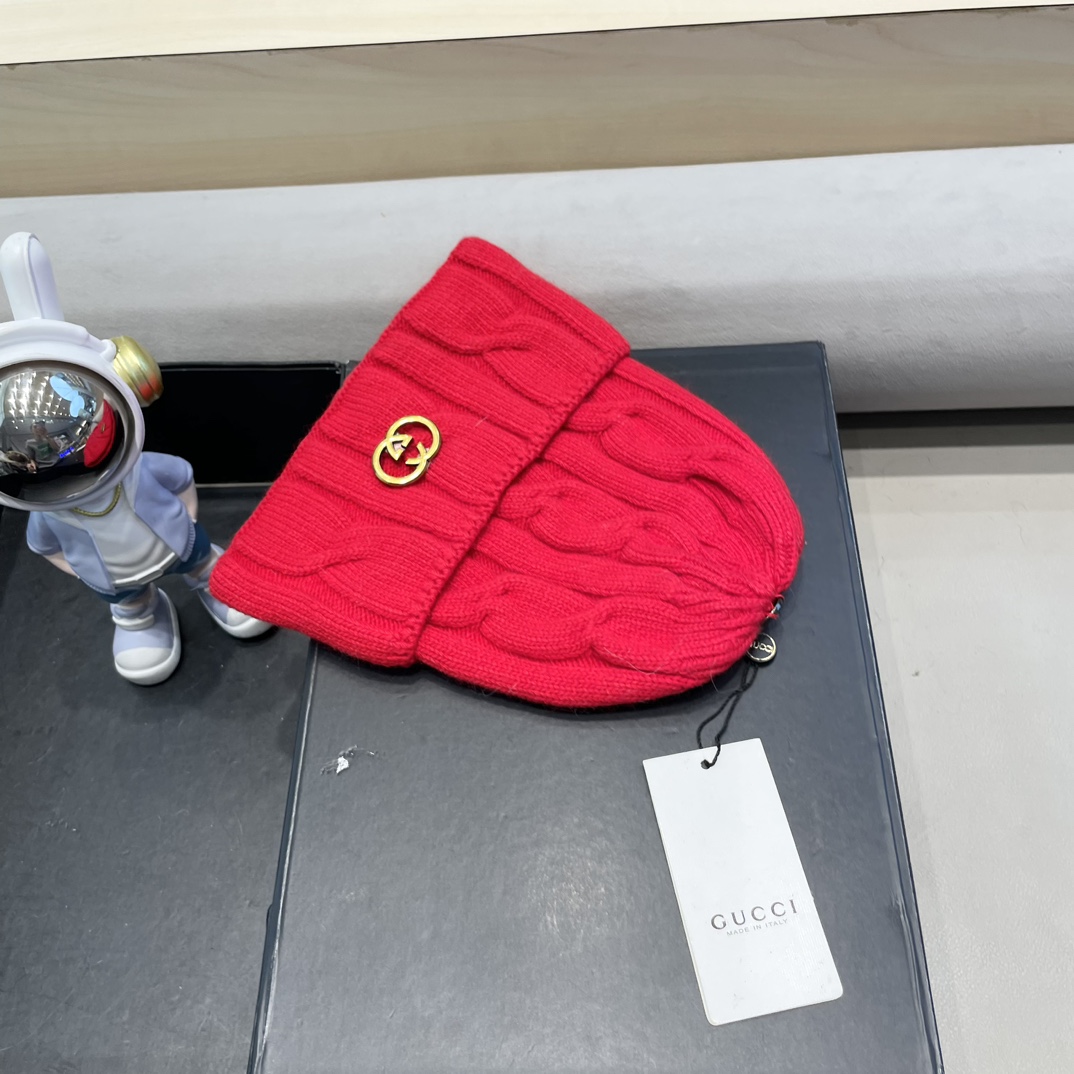   GUCCI古奇👒经典原单蒙口针织毛线帽，采用精选百羊毛面料，超高羊毛成份，‼️手感超柔软，弹性极佳，