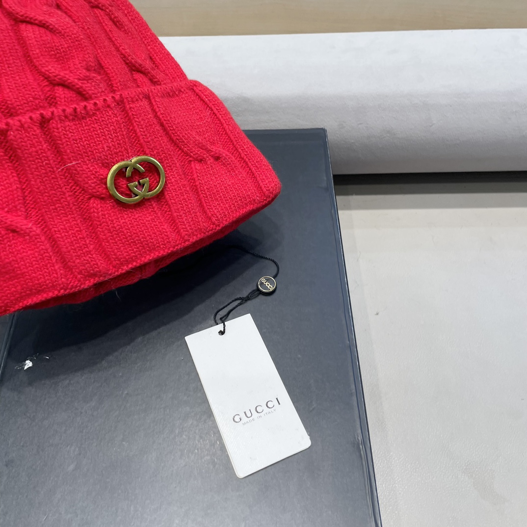   GUCCI古奇👒经典原单蒙口针织毛线帽，采用精选百羊毛面料，超高羊毛成份，‼️手感超柔软，弹性极佳，