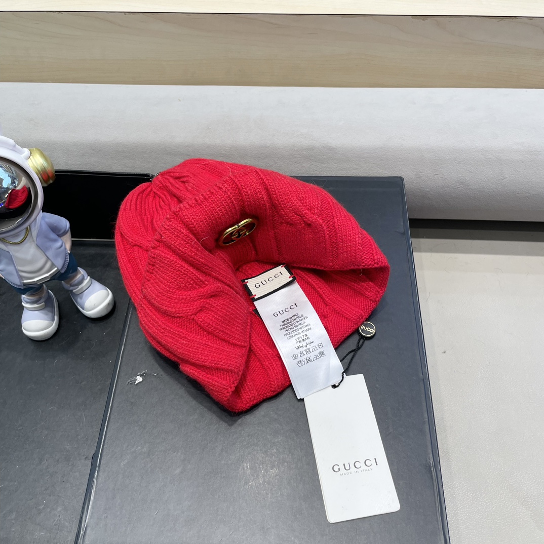   GUCCI古奇👒经典原单蒙口针织毛线帽，采用精选百羊毛面料，超高羊毛成份，‼️手感超柔软，弹性极佳，
