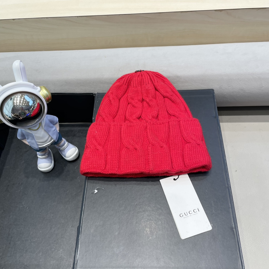   GUCCI古奇👒经典原单蒙口针织毛线帽，采用精选百羊毛面料，超高羊毛成份，‼️手感超柔软，弹性极佳，