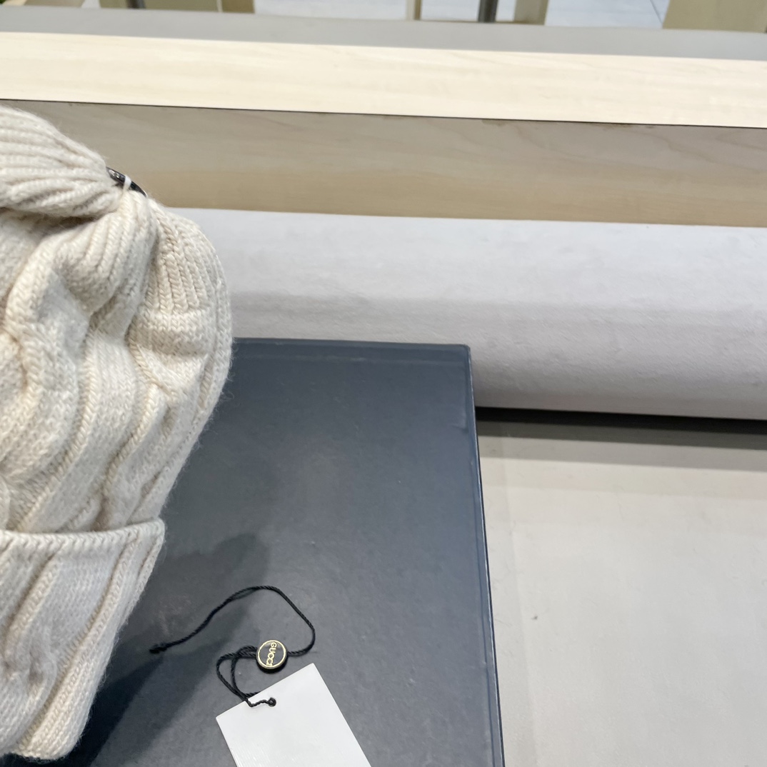   GUCCI古奇👒经典原单蒙口针织毛线帽，采用精选百羊毛面料，超高羊毛成份，‼️手感超柔软，弹性极佳，