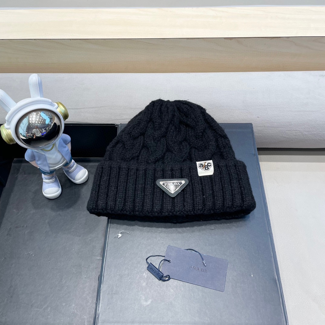 NO:216803,Prada Prada warm knitted hat women Korean version simple versatile autumn and winter ear protection wool hat hat fisherman hat baseball hat knit hat, hat, prada, prada, espadrilles, hats19860909普拉达Prada保暖针织帽子女韩版简约百搭秋冬季护耳毛线帽帽子渔夫帽棒球帽针织帽,帽子,prada,prada,espadrilles,hats,hat
