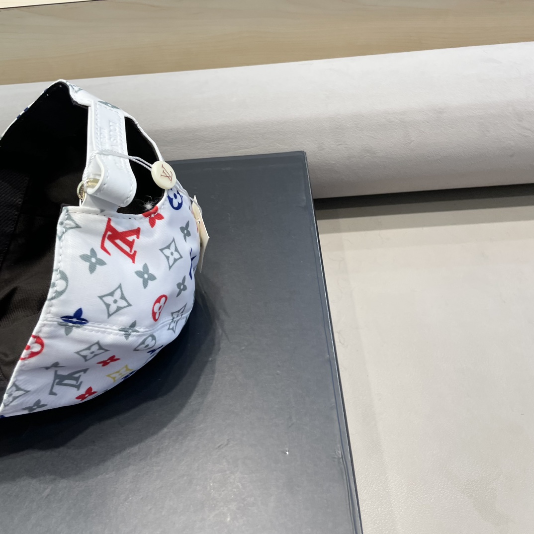  爆款强势回LV(路易威登)新款原单棒球帽，大V丝印，专柜11开模订制，原厂订制面料+头层牛皮，纯棉内里