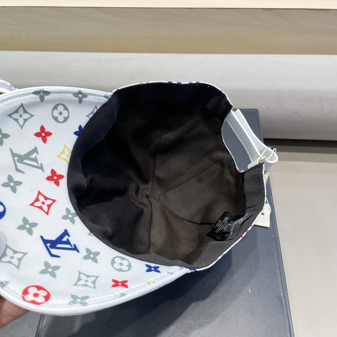  爆款强势回LV(路易威登)新款原单棒球帽，大V丝印，专柜11开模订制，原厂订制面料+头层牛皮，纯棉内里