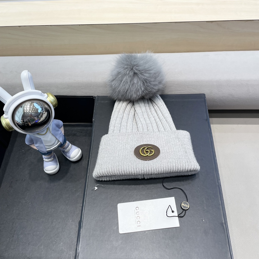NO:216854,Gucci wool hat autumn and winter new style detachable fox wool ball knitted hat women versatile warmth thick hat cold hat trendy hat fisherman hat baseball hat knitted hat, hat, gucci, espadrilles, hats19860909gucci毛线帽秋冬新款可拆狐狸毛球针织帽女百搭保暖加厚帽子冷帽潮帽子渔夫帽棒球帽针织帽,帽子,gucci,espadrilles,hats,hat