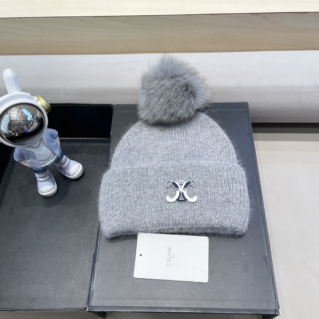 NO:216828,Celine Celine Korean rabbit plush double hat women fox wool ball autumn and winter versatile knit hat wool hat warm pile hat trendy hat fisherman hat baseball hat knit hat, hat, celine, espadrilles, hats19860909塞琳Celine韩国兔毛绒双层帽子女狐狸毛球秋冬百搭针织帽毛线帽保暖堆堆帽潮帽子渔夫帽棒球帽针织帽,帽子,celine,espadrilles,hats,hat