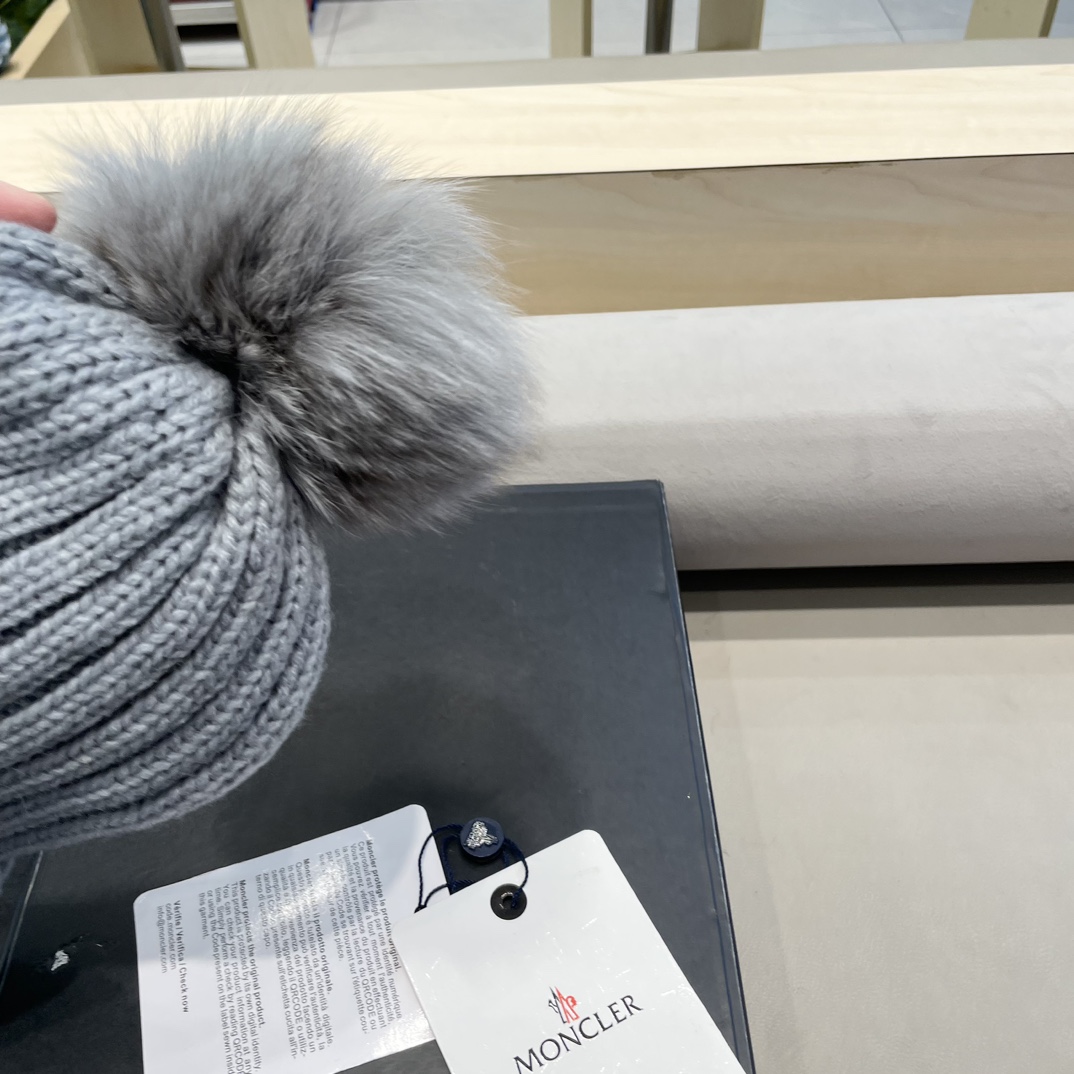 moncler针织帽秋冬新款帽子女士毛线帽仿狐狸毛球球帽假毛球加厚保暖帽子