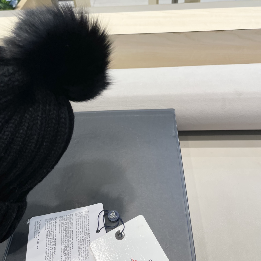 moncler针织帽秋冬新款帽子女士毛线帽仿狐狸毛球球帽假毛球加厚保暖帽子