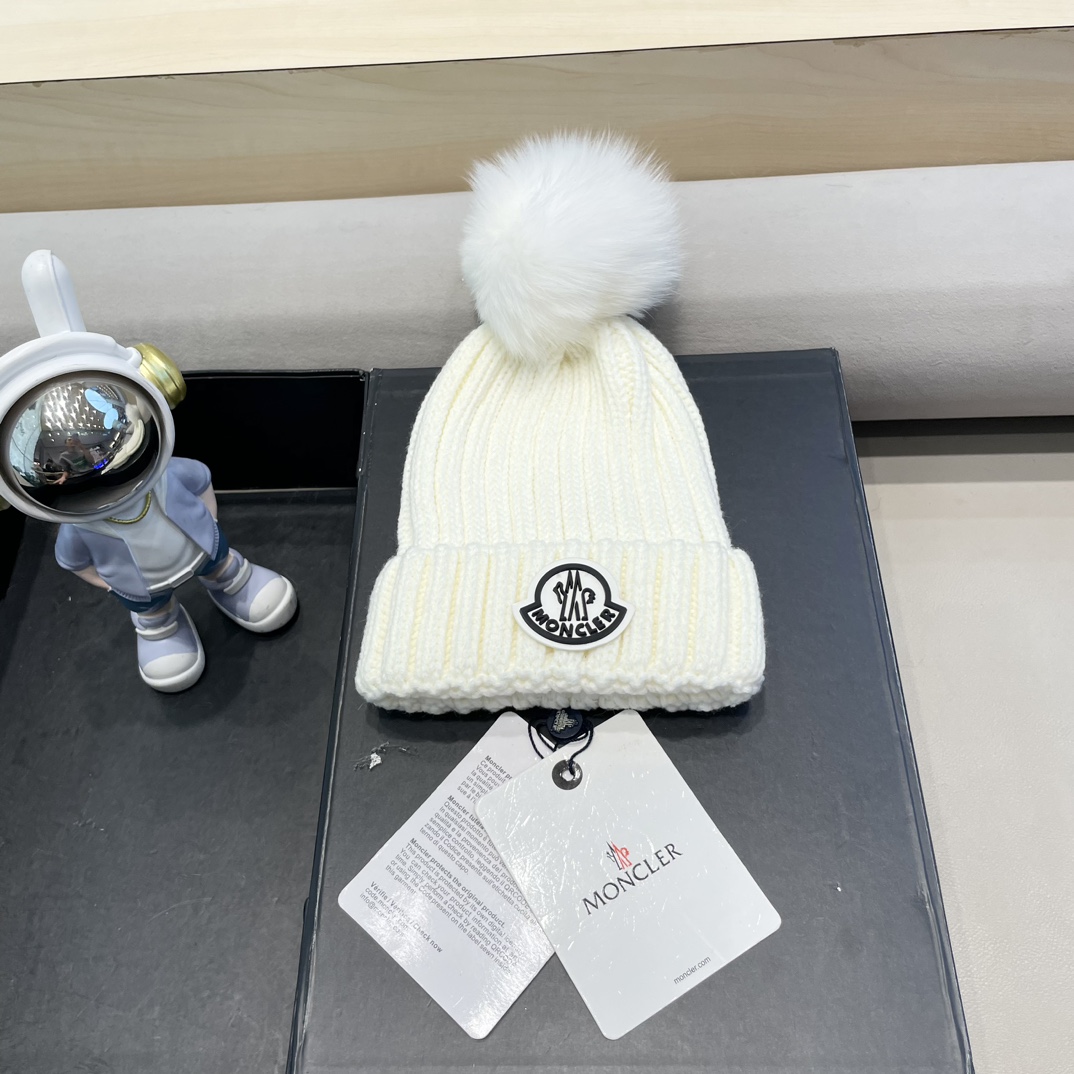 NO:216857,Moncler knitted hat autumn and winter new hat women's wool hat imitation fox wool ball hat fake wool ball thickened warm hat hat fisherman hat baseball cap knit hat, hat, christian louboutin, espadrilles, hats19860909moncler针织帽秋冬新款帽子女士毛线帽仿狐狸毛球球帽假毛球加厚保暖帽子帽子渔夫帽棒球帽针织帽,帽子,christian louboutin,espadrilles,hats,hat