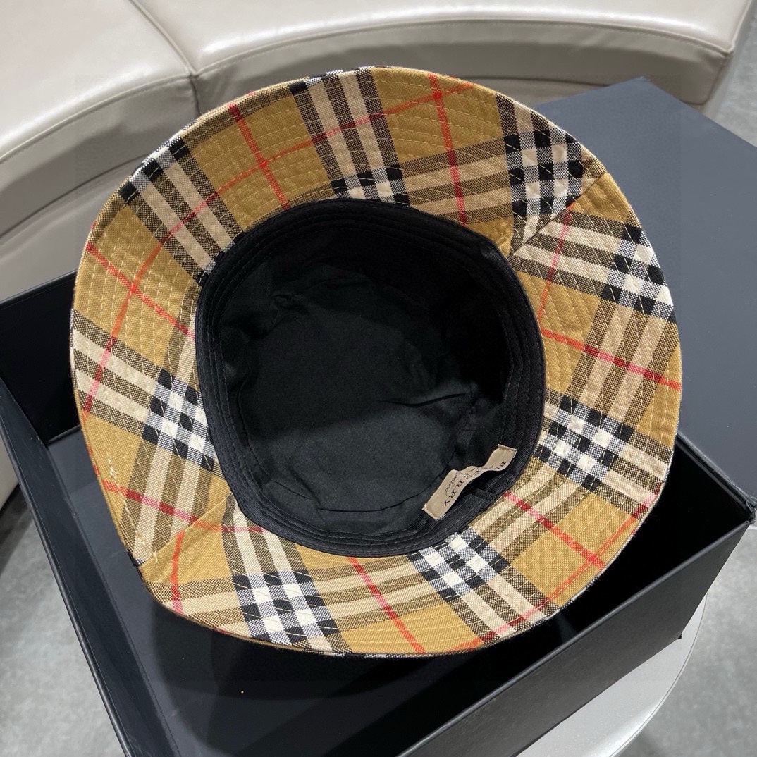  Burberry（巴宝莉）棒球帽，渔夫帽原单棒球帽， 专柜热卖款，暗纹骑士，11开模订制，帆布面料，纯