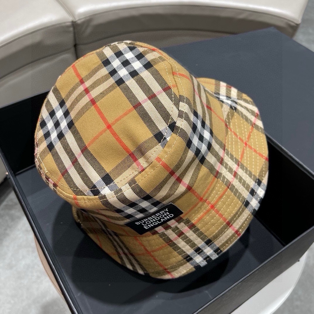  Burberry（巴宝莉）棒球帽，渔夫帽原单棒球帽， 专柜热卖款，暗纹骑士，11开模订制，帆布面料，纯