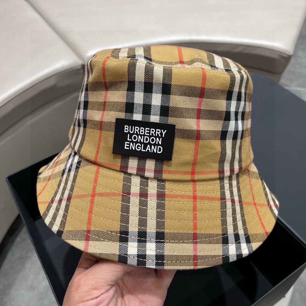  Burberry（巴宝莉）棒球帽，渔夫帽原单棒球帽， 专柜热卖款，暗纹骑士，11开模订制，帆布面料，纯