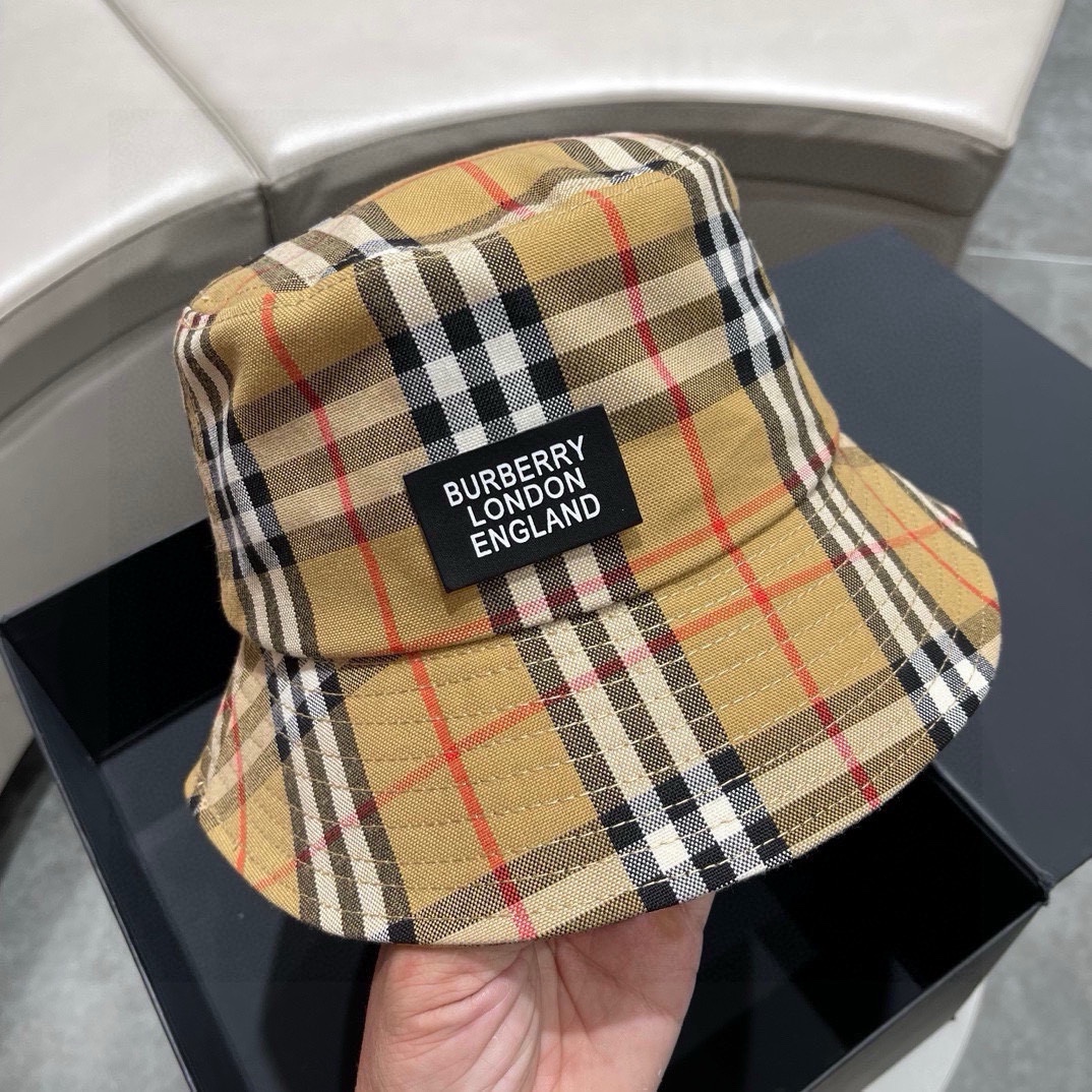 Burberry（巴宝莉）棒球帽，渔夫帽原单棒球帽， 专柜热卖款，暗纹骑士，11开模订制，帆布面料，纯