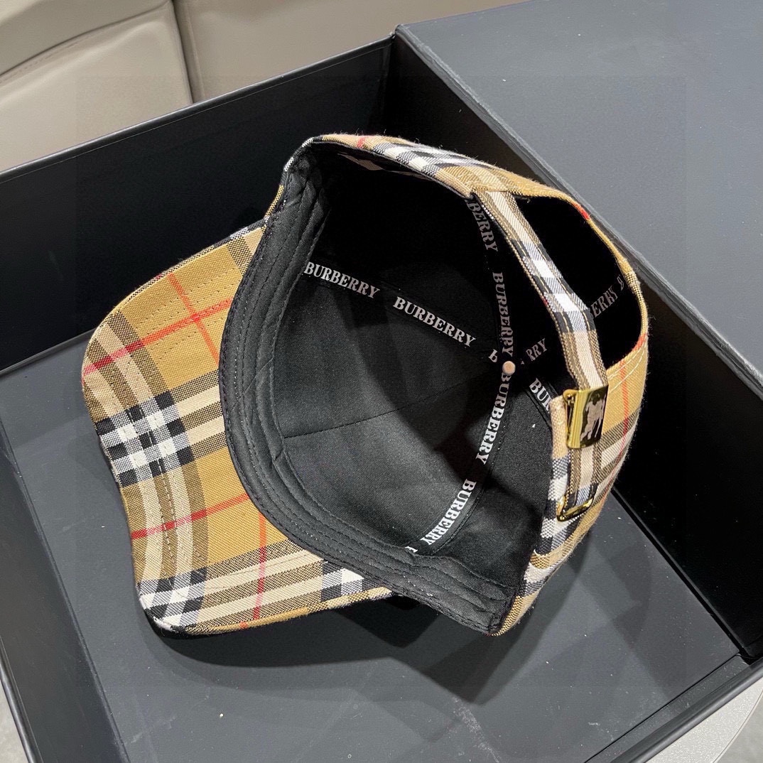  Burberry（巴宝莉）棒球帽，渔夫帽原单棒球帽， 专柜热卖款，暗纹骑士，11开模订制，帆布面料，纯