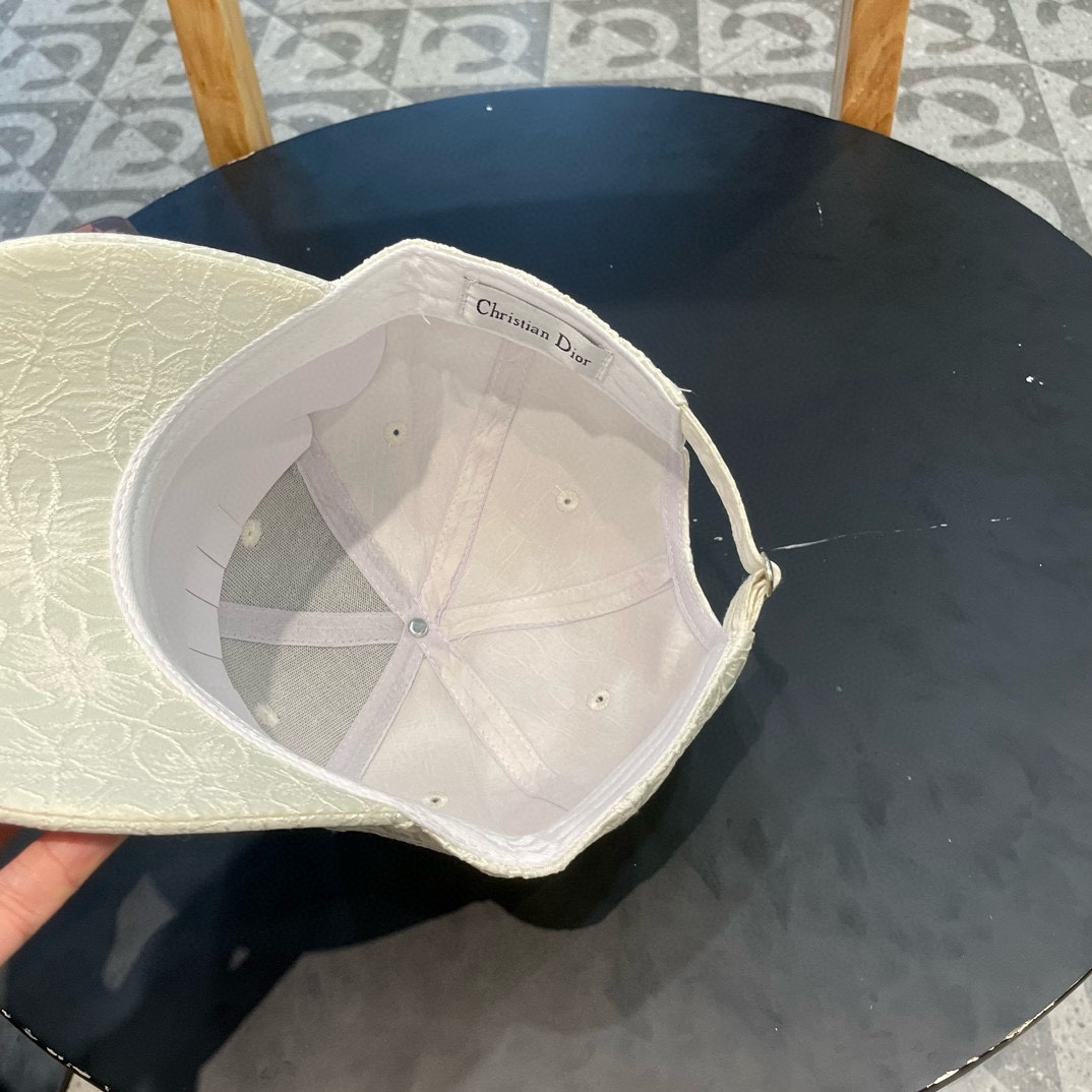   【DIOR迪奥】新款走量简约棒球帽🧢，新款出货，大牌款超好搭配，赶紧入手！