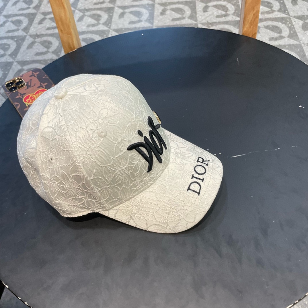   【DIOR迪奥】新款走量简约棒球帽🧢，新款出货，大牌款超好搭配，赶紧入手！