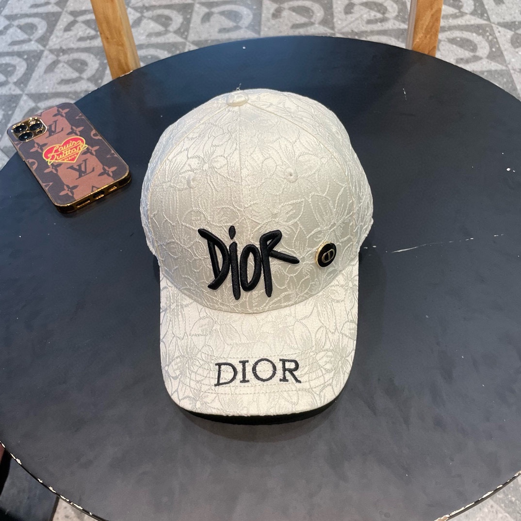   【DIOR迪奥】新款走量简约棒球帽🧢，新款出货，大牌款超好搭配，赶紧入手！