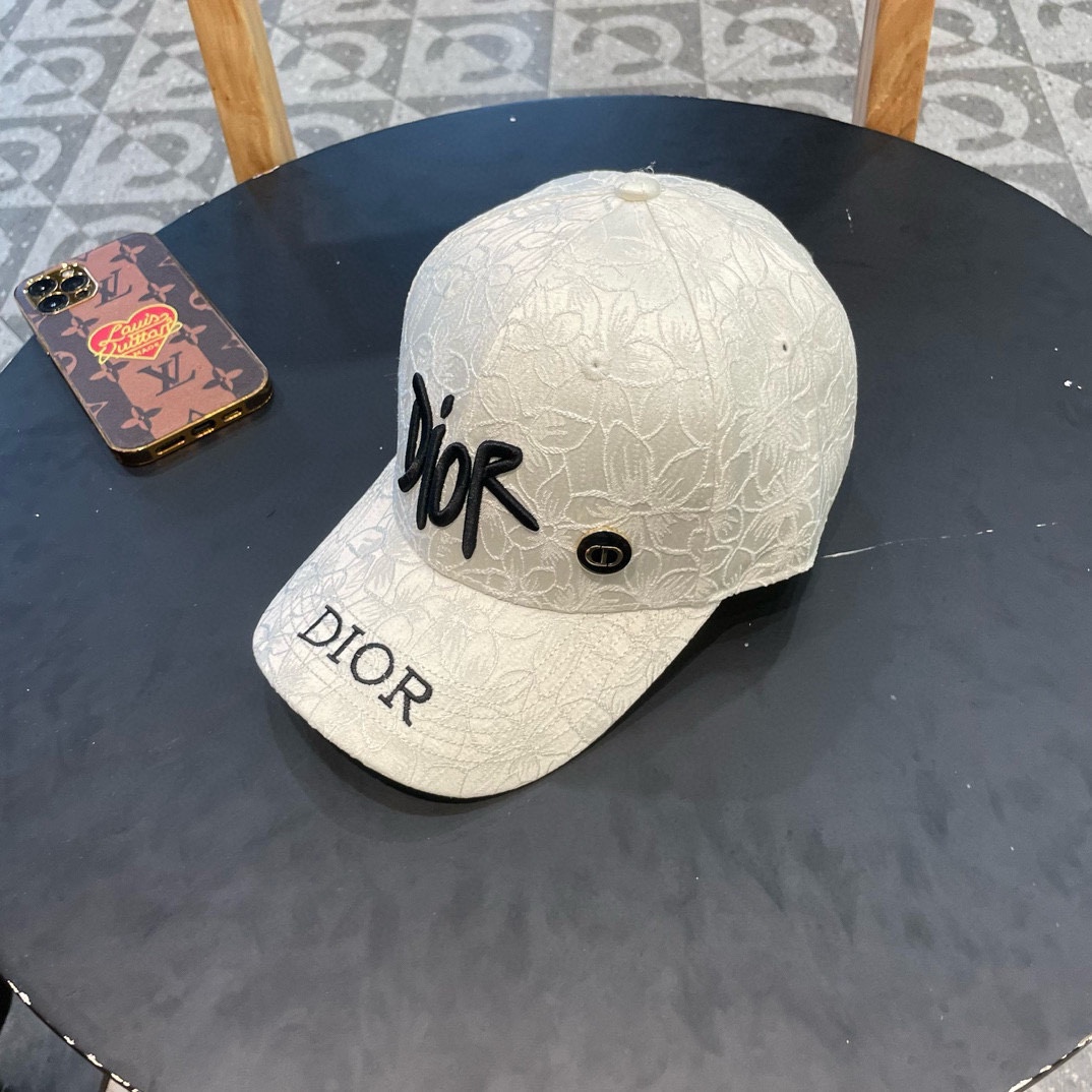   【DIOR迪奥】新款走量简约棒球帽🧢，新款出货，大牌款超好搭配，赶紧入手！