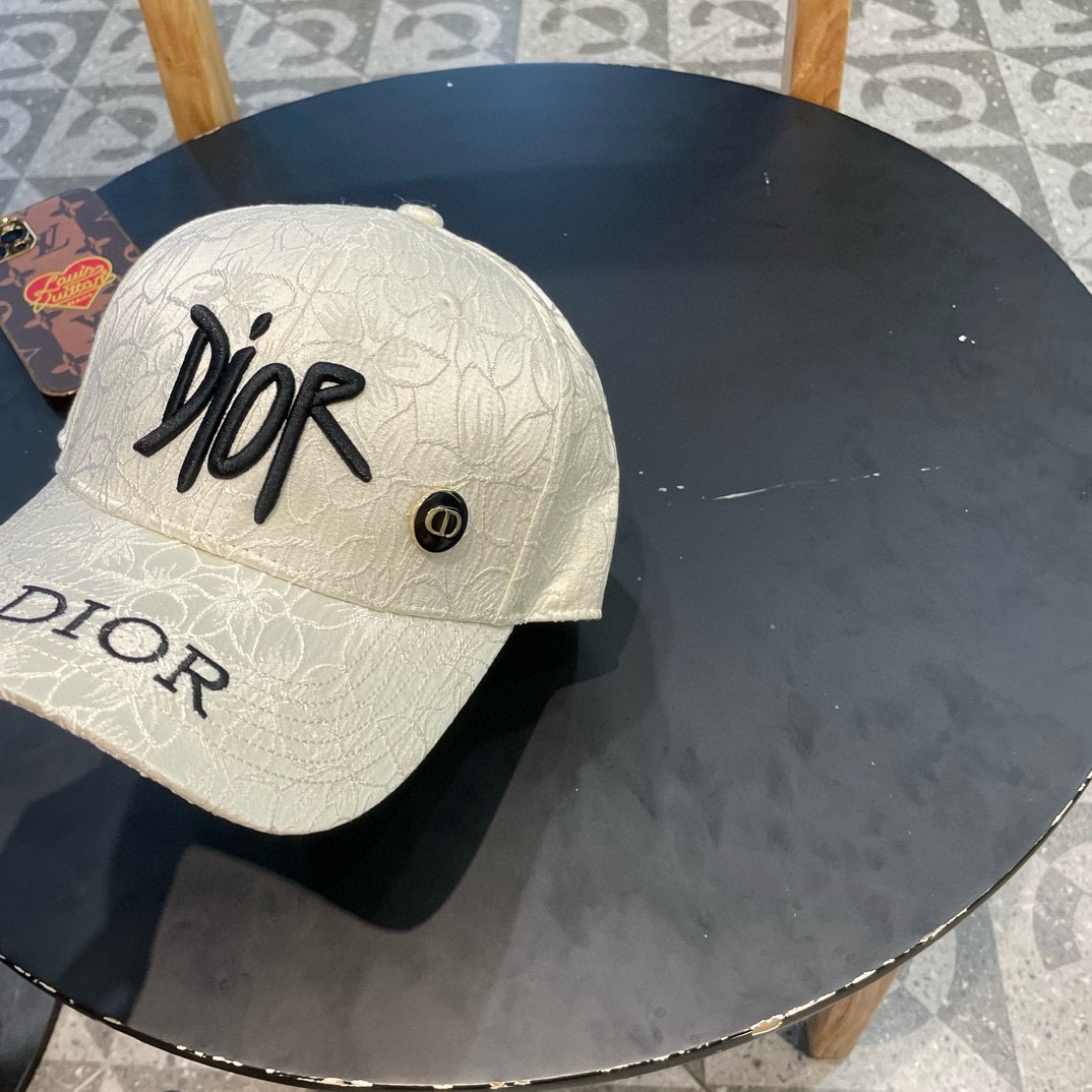   【DIOR迪奥】新款走量简约棒球帽🧢，新款出货，大牌款超好搭配，赶紧入手！
