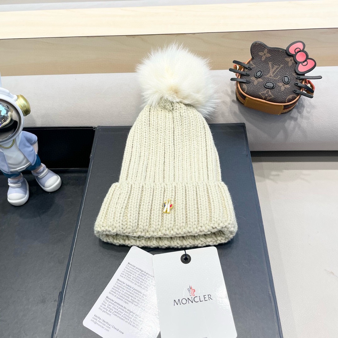 NO:670777,Moncler Dilireba's same black fur ball knitted hat new versatile cold-proof and warm woolen hat cold hat hat fisherman hat baseball cap knitted hat, hat, espadrilles, hats19860909moncler迪丽热巴同款黑色毛球针织帽新款百搭防寒保暖毛线帽子冷帽帽子渔夫帽棒球帽针织帽,帽子,espadrilles,hats,hat
