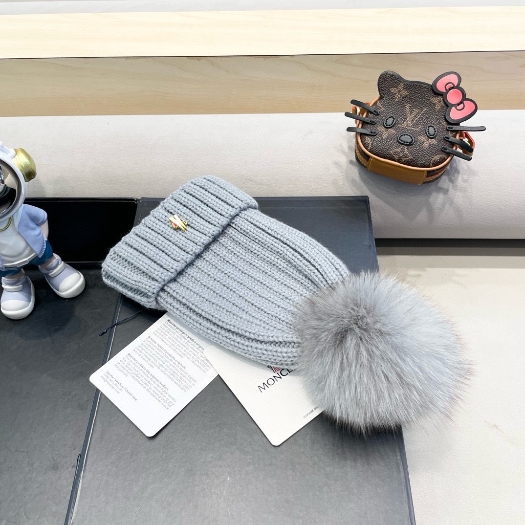   moncler迪丽热巴同款黑色毛球针织帽2025年新款百搭防寒保暖毛线帽子冷帽