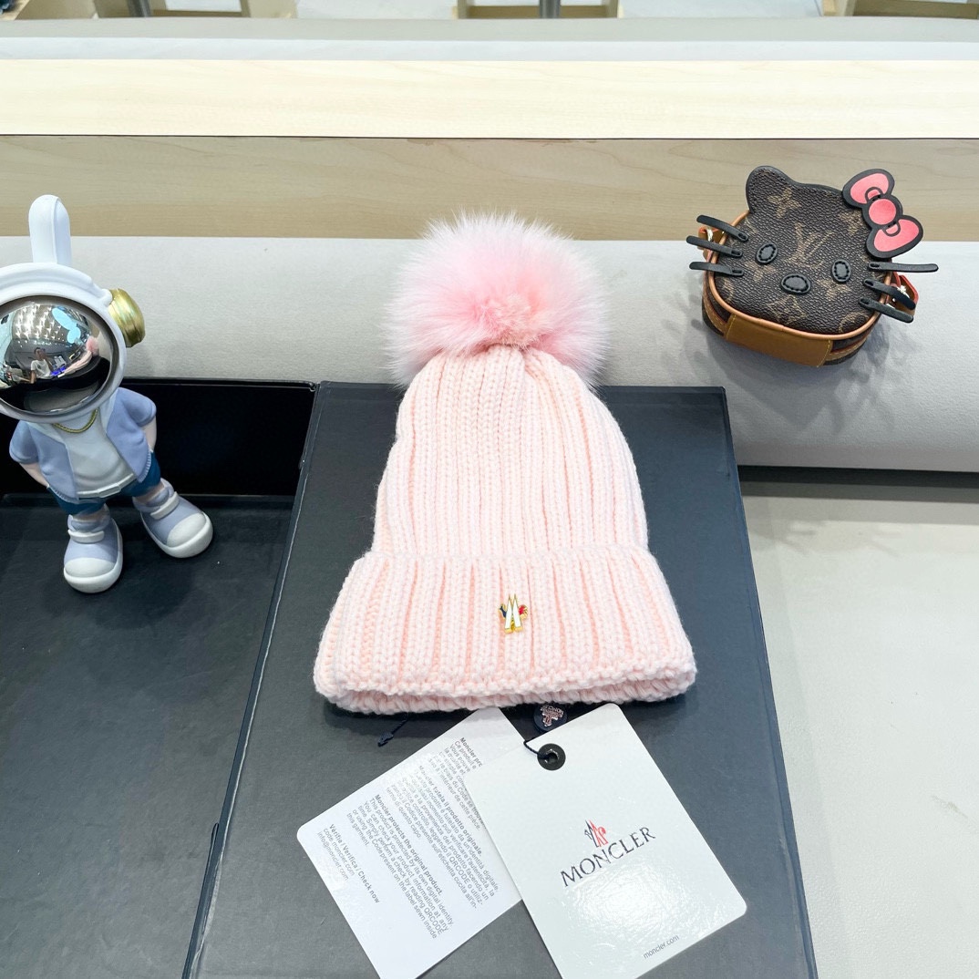 NO:670801,Moncler Dilireba's same style black fur ball knitted new year's versatile cold-proof and warm woolen hat cold hat hat fisherman hat baseball cap knitted hat, hat, espadrilles, hats19860909moncler迪丽热巴同款黑色毛球针织年新款百搭防寒保暖毛线帽子冷帽帽子渔夫帽棒球帽针织帽,帽子,espadrilles,hats,hat