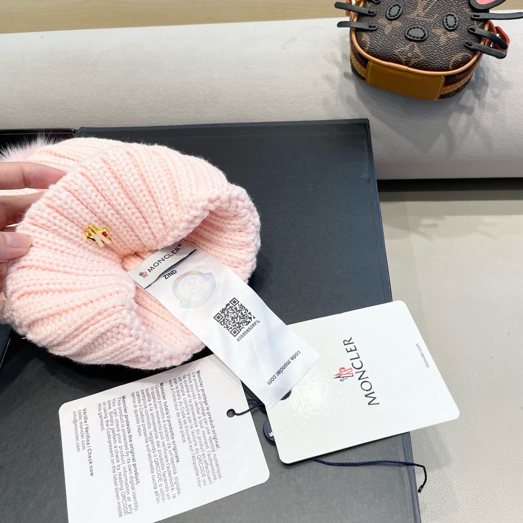   moncler迪丽热巴同款黑色毛球针织年新款百搭防寒保暖毛线帽子冷帽