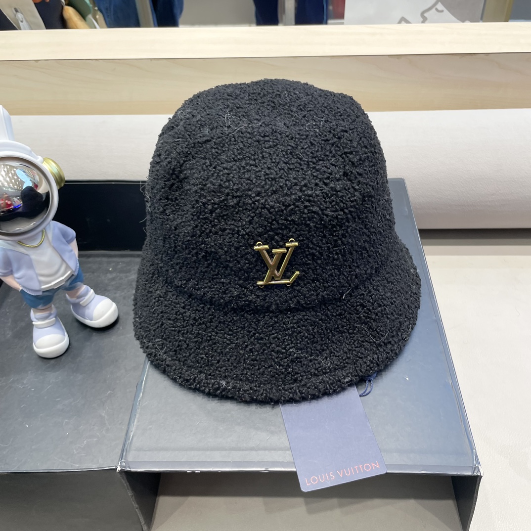   lv 秋冬新款羊羔毛渔夫帽，休闲跑量款，头围57cm