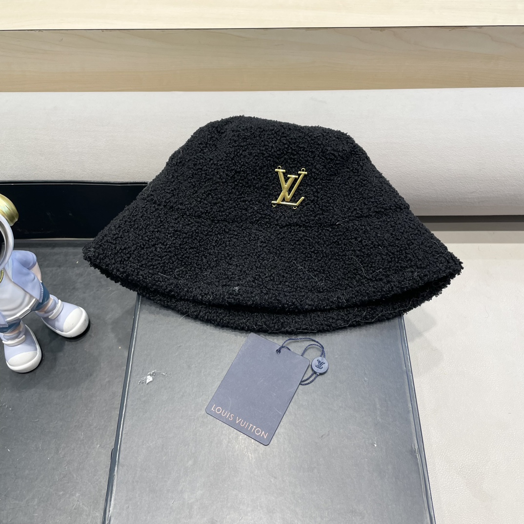   lv 秋冬新款羊羔毛渔夫帽，休闲跑量款，头围57cm