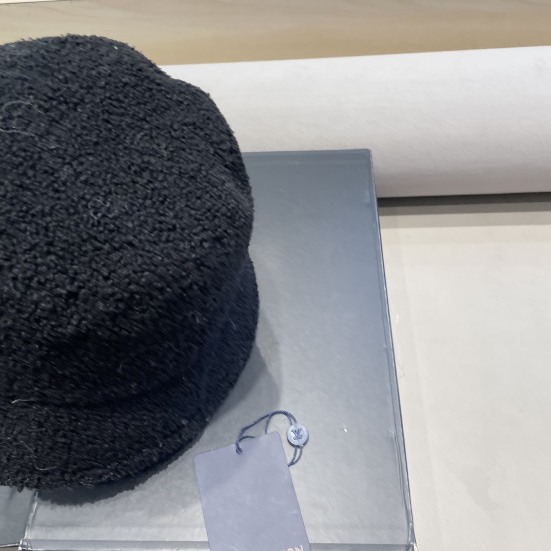   lv 秋冬新款羊羔毛渔夫帽，休闲跑量款，头围57cm