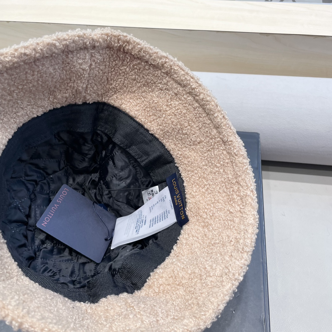lv 秋冬新款羊羔毛渔夫帽，休闲跑量款，头围57cm