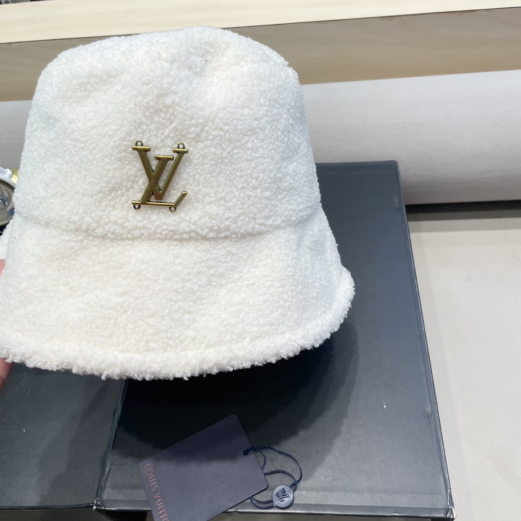 lv 秋冬新款羊羔毛渔夫帽，休闲跑量款，头围57cm