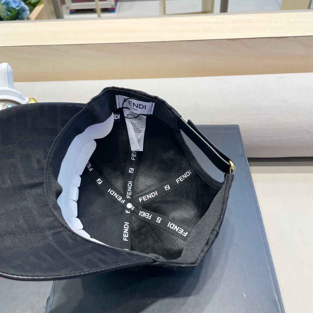 Fendi（芬迪）新款原单棒球帽， 双F提花，专柜常年热卖款，口碑极佳，1:1开模订制，原版提花帆布料+