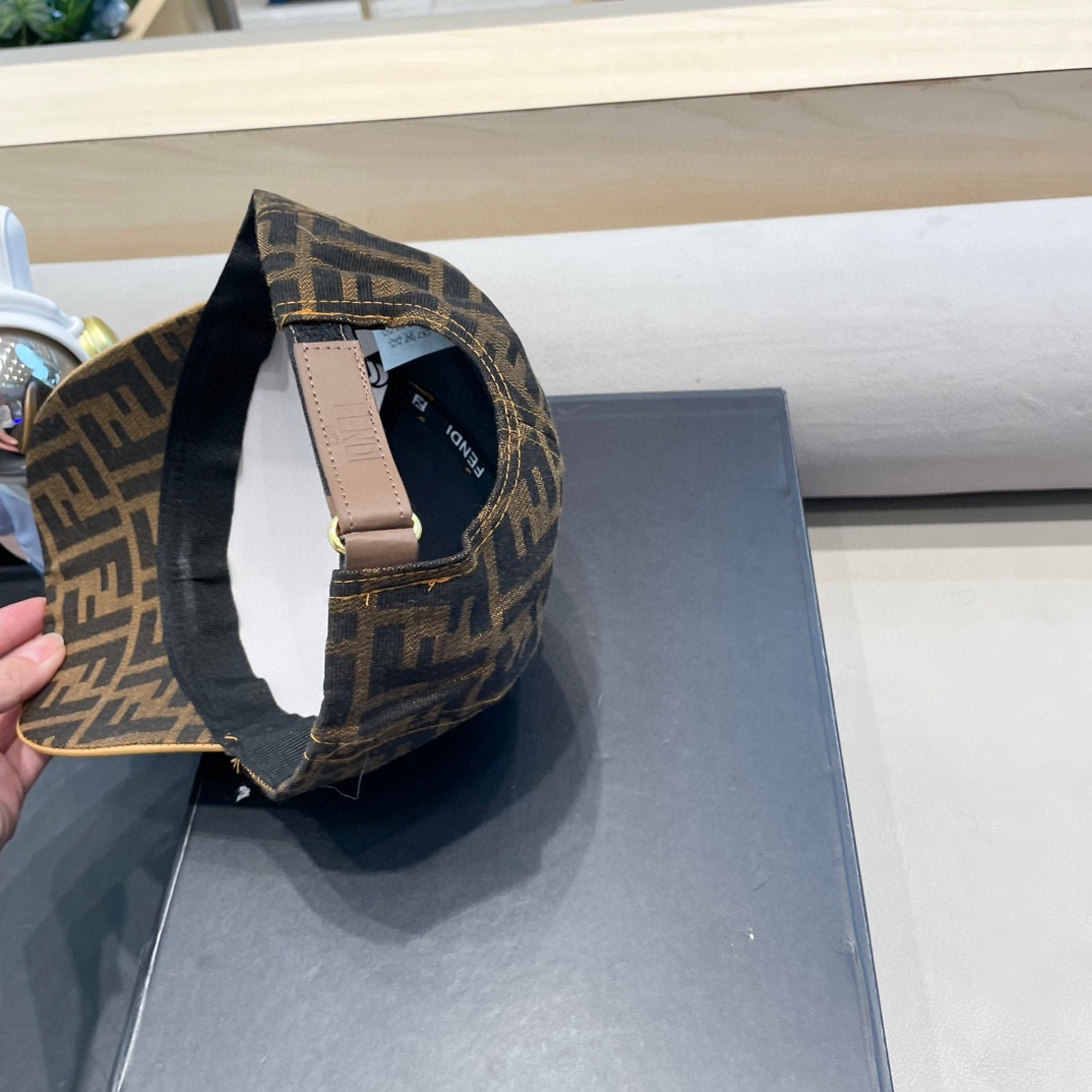 Fendi（芬迪）新款原单棒球帽， 双F提花，专柜常年热卖款，口碑极佳，1:1开模订制，原版提花帆布料+