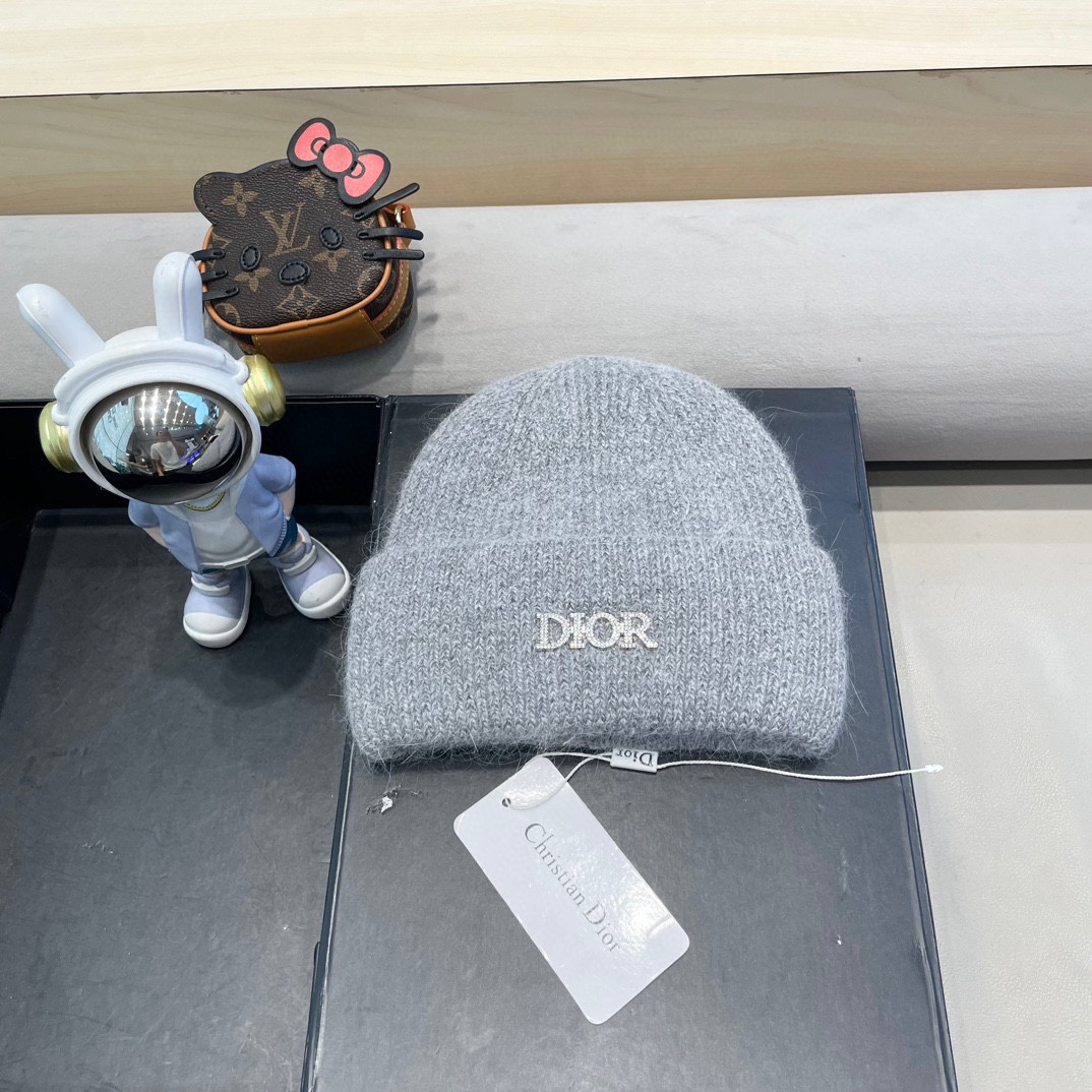 NO:217173,Dior new knitted hat simple and versatile fashion wool hat showing face small warm ear protection men and women hat hat fisherman hat baseball hat knit hat, hat, dior, dior, espadrilles, hats19860909Dior迪奥秋冬新款针织帽简约百搭时尚毛线帽显脸小保暖护耳男女同款帽子帽子渔夫帽棒球帽针织帽,帽子,dior,dior,espadrilles,hats,hat