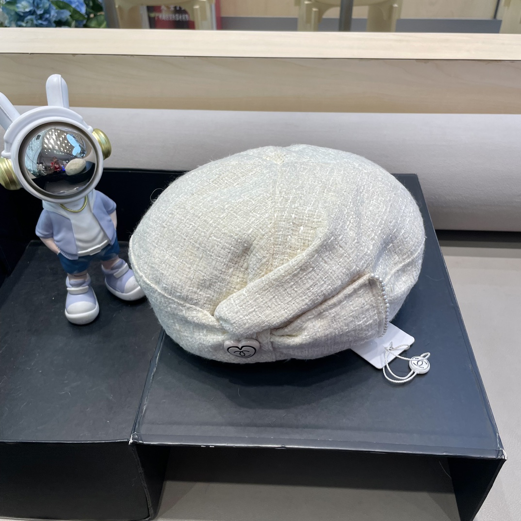 NO:217190,Chanel fashion trendy bere hat women autumn and winter versatile face showing little painter hat little fragrance style bow letter bere hat fisherman hat baseball hat knit hat, hat, chanel, espadrilles, hats19860909Chanel时尚洋气贝雷帽子女秋冬百搭显脸小画家帽小香风蝴蝶结字母蓓蕾帽帽子渔夫帽棒球帽针织帽,帽子,chanel,espadrilles,hats,hat