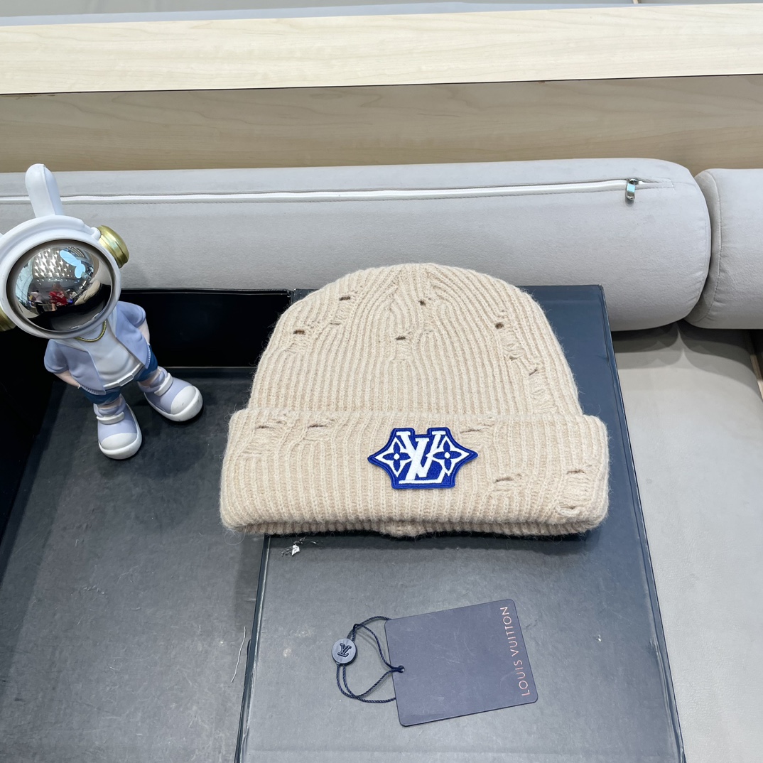 NO:217208,lv Louis Vuitton simple letter embroidery knit hat women autumn and winter versatile personality ripped double layer warm ear protection wool hat men hat fisherman hat baseball hat knit hat, hat, louis vuitton, louis vuitton, espadrilles, hats19860909lv路易威登简约字母刺绣针织帽子女秋冬百搭个性破洞双层保暖护耳毛线帽男帽子渔夫帽棒球帽针织帽,帽子,louis vuitton,louis vuitton,espadrilles,hats,hat