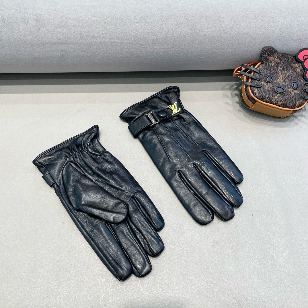 NO:659700,LV men's new first-class imported leather sheepskin gloves, fashionable gloves, warm in autumn and winter with velvet lining, classic, simple and easy to use, super comfortable, soft and versatile!  Size XL, XXL gloves, gloves, louis vuitton, sheepskin, gloves19860909LV男款新品一级进口皮羊皮手套,时尚手套,秋冬保暖加绒内里,经典简洁上手超舒适柔软、百搭！码数XL,XXL手套,手套,louis vuitton,sheepskin,gloves,accessory