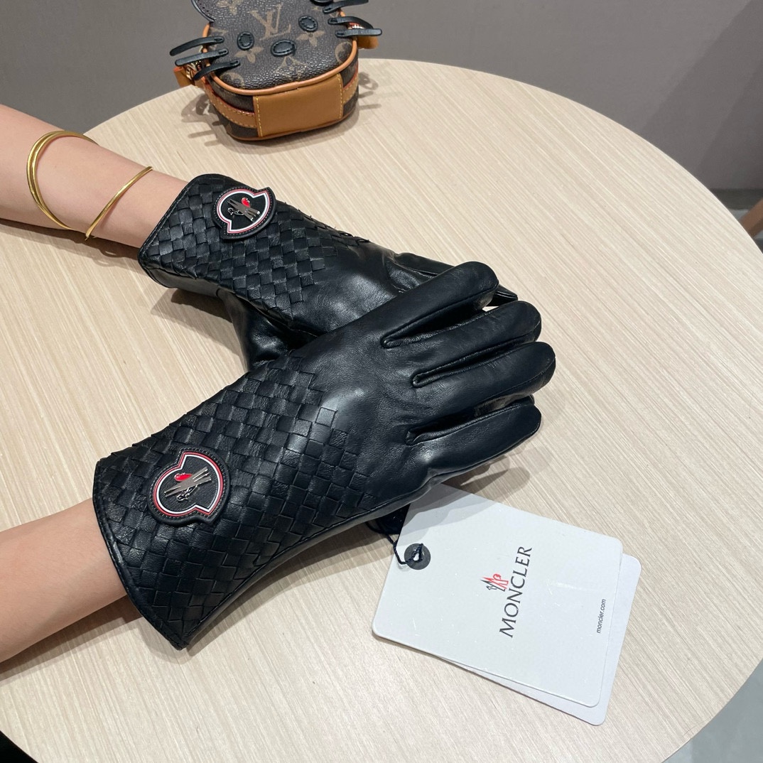 Moncler Launches 2024 Love Gloves Collection with High-Quality Lamb-Skin, Sizes M-L. - 图片 2