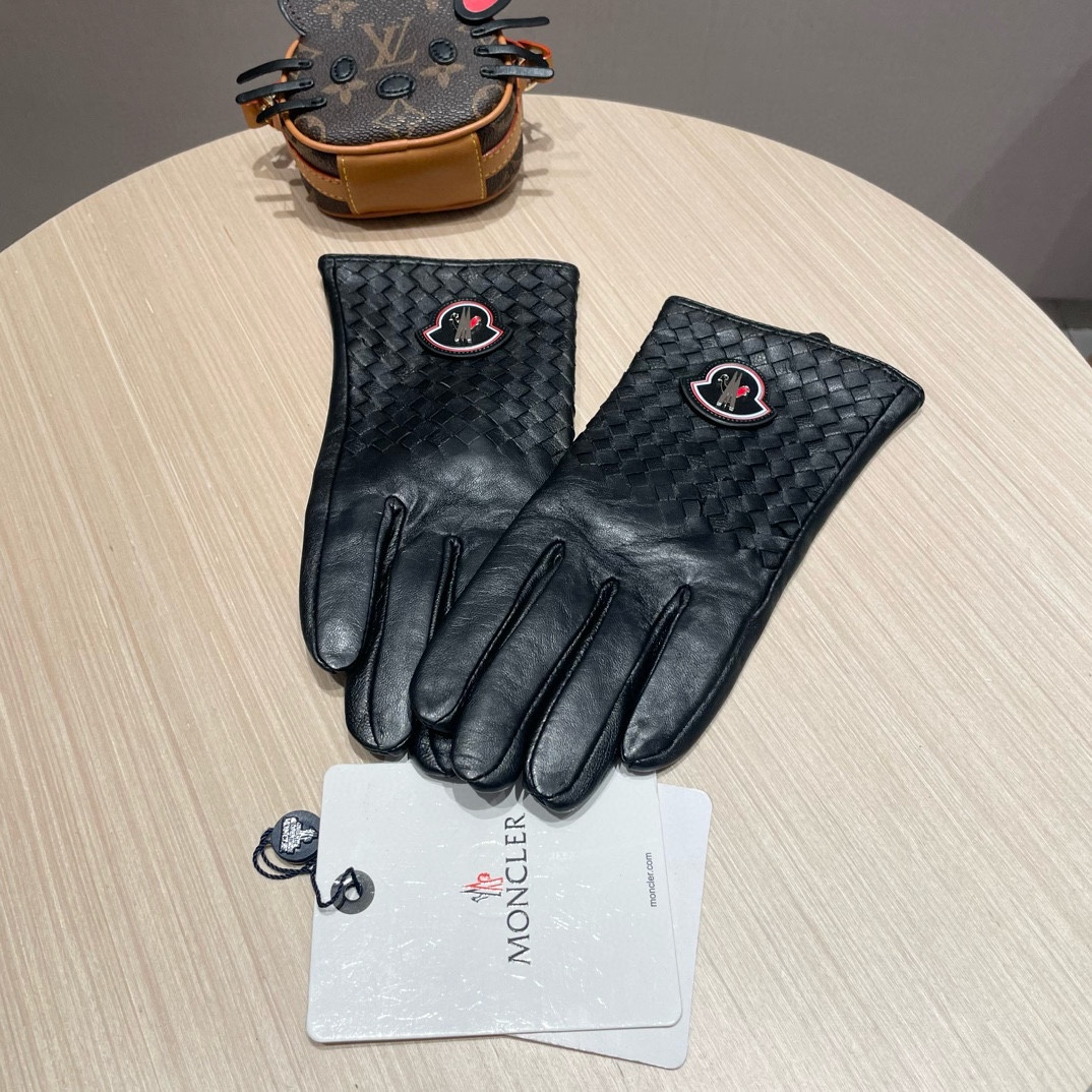 Moncler Launches 2024 Love Gloves Collection with High-Quality Lamb-Skin, Sizes M-L. - 图片 6